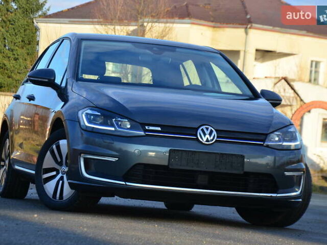 Серый Фольксваген e-Golf, объемом двигателя 0 л и пробегом 91 тыс. км за 13250 $, фото 20 на Automoto.ua