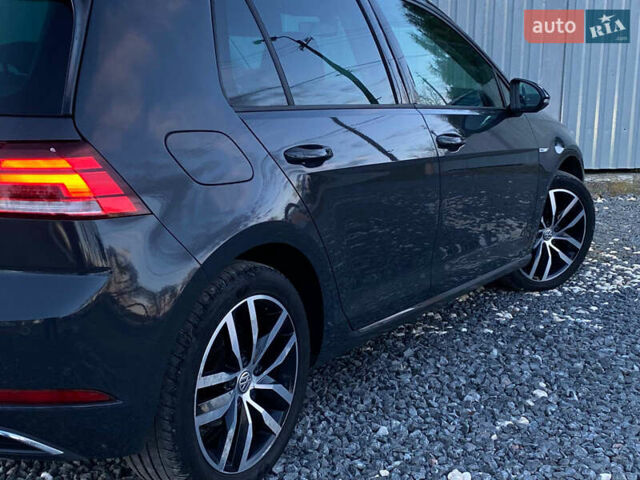 Серый Фольксваген e-Golf, объемом двигателя 0 л и пробегом 157 тыс. км за 12499 $, фото 33 на Automoto.ua