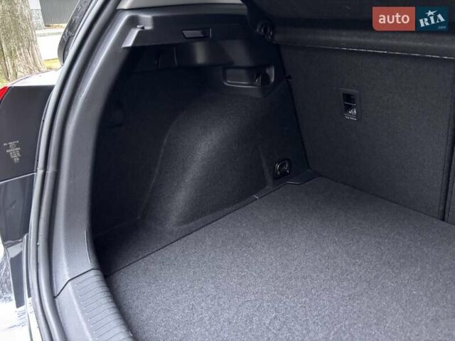 Серый Фольксваген e-Golf, объемом двигателя 0 л и пробегом 60 тыс. км за 16900 $, фото 69 на Automoto.ua