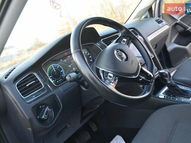 Серый Фольксваген e-Golf, объемом двигателя 0 л и пробегом 91 тыс. км за 13250 $, фото 43 на Automoto.ua