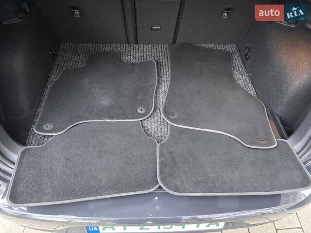 Серый Фольксваген e-Golf, объемом двигателя 0 л и пробегом 60 тыс. км за 16900 $, фото 76 на Automoto.ua