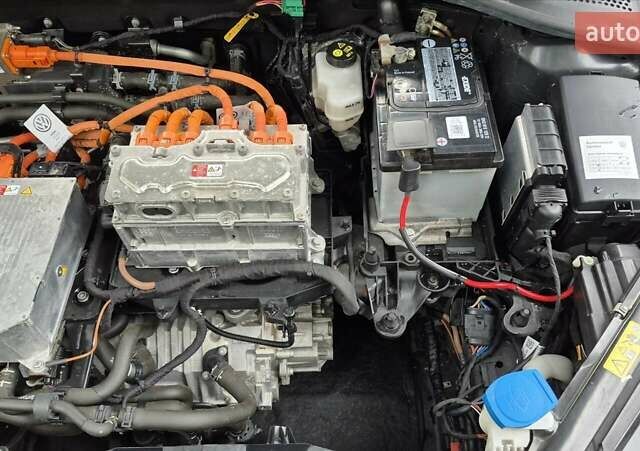 Сірий Фольксваген e-Golf, об'ємом двигуна 0 л та пробігом 81 тис. км за 15600 $, фото 6 на Automoto.ua