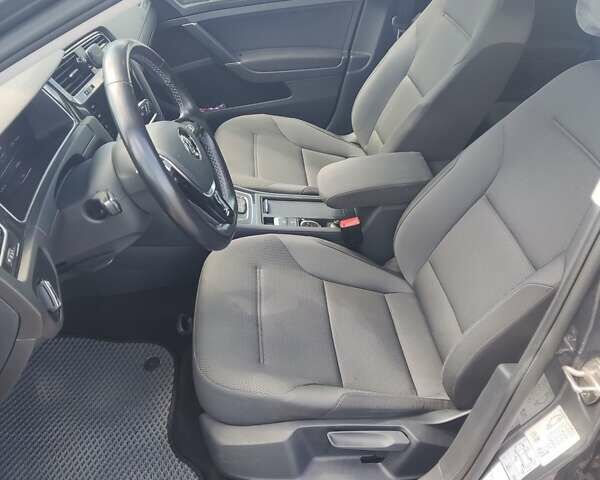 Сірий Фольксваген e-Golf, об'ємом двигуна 0 л та пробігом 110 тис. км за 14200 $, фото 22 на Automoto.ua