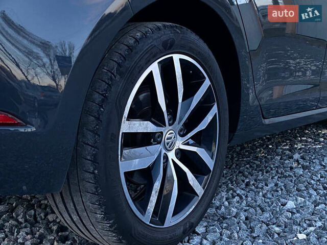 Серый Фольксваген e-Golf, объемом двигателя 0 л и пробегом 157 тыс. км за 12499 $, фото 32 на Automoto.ua