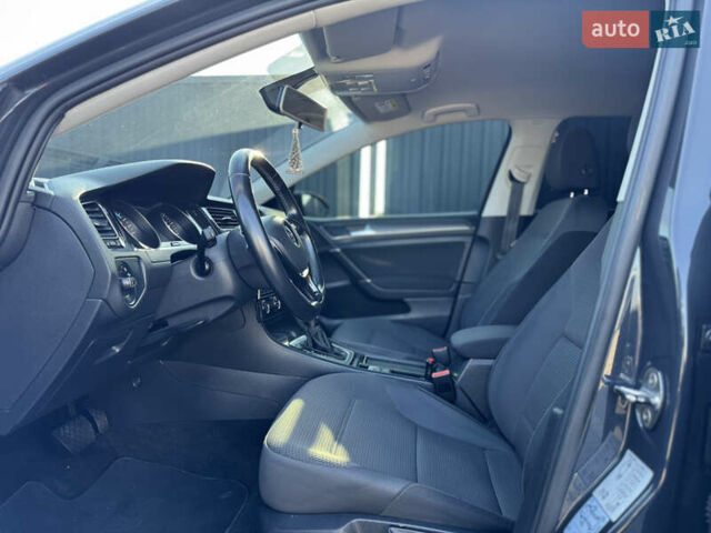 Серый Фольксваген e-Golf, объемом двигателя 0 л и пробегом 77 тыс. км за 13500 $, фото 9 на Automoto.ua