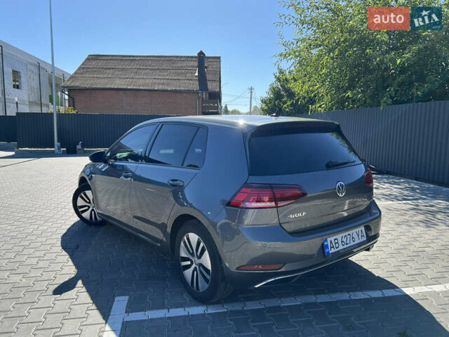 Серый Фольксваген e-Golf, объемом двигателя 0 л и пробегом 96 тыс. км за 16000 $, фото 4 на Automoto.ua