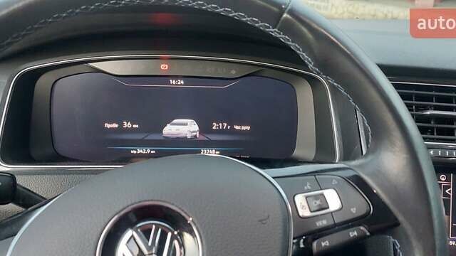 Серый Фольксваген e-Golf, объемом двигателя 0 л и пробегом 24 тыс. км за 16799 $, фото 37 на Automoto.ua