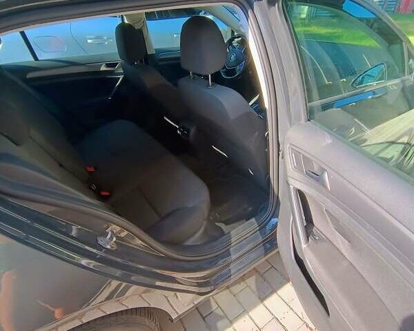 Серый Фольксваген e-Golf, объемом двигателя 0 л и пробегом 59 тыс. км за 16500 $, фото 12 на Automoto.ua