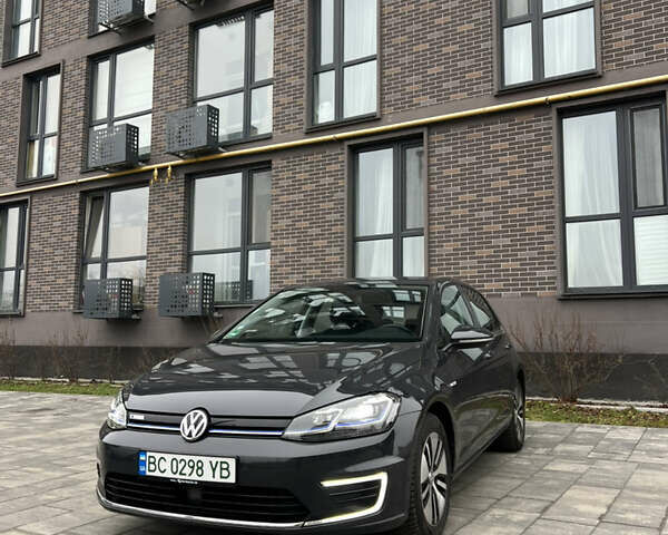 Серый Фольксваген e-Golf, объемом двигателя 0 л и пробегом 49 тыс. км за 14700 $, фото 44 на Automoto.ua