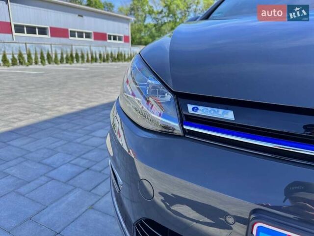 Серый Фольксваген e-Golf, объемом двигателя 0 л и пробегом 54 тыс. км за 16500 $, фото 3 на Automoto.ua