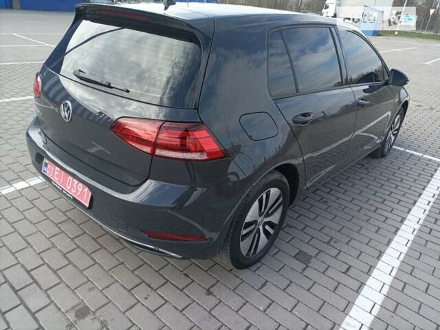 Серый Фольксваген e-Golf, объемом двигателя 0 л и пробегом 89 тыс. км за 13000 $, фото 8 на Automoto.ua