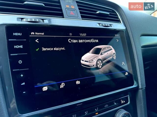 Серый Фольксваген e-Golf, объемом двигателя 0 л и пробегом 54 тыс. км за 16500 $, фото 20 на Automoto.ua