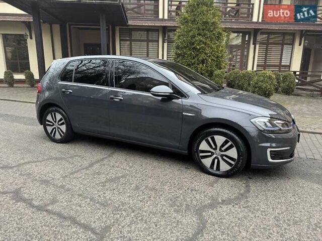 Серый Фольксваген e-Golf, объемом двигателя 0 л и пробегом 40 тыс. км за 15300 $, фото 4 на Automoto.ua