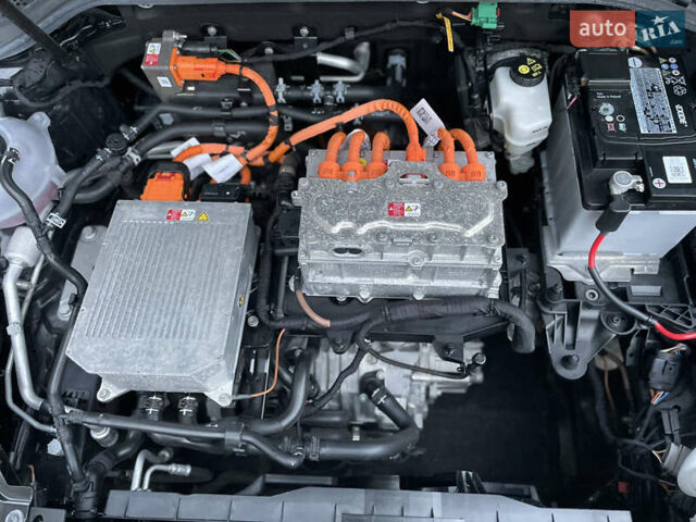 Серый Фольксваген e-Golf, объемом двигателя 0 л и пробегом 91 тыс. км за 13500 $, фото 29 на Automoto.ua