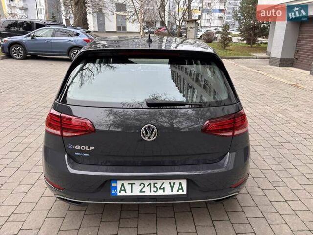 Серый Фольксваген e-Golf, объемом двигателя 0 л и пробегом 60 тыс. км за 16900 $, фото 5 на Automoto.ua