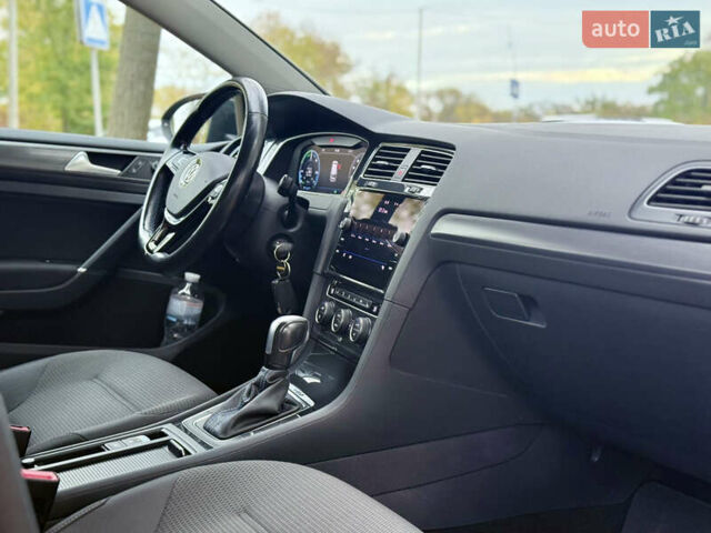 Фольксваген e-Golf 2020 в Кропивницком (Кировограде) на Automoto.ua Серый Фольксваген e-Golf, объемом двигателя 0 л и пробегом 125 тыс. км за 14550 $, фото 22 на Automoto.ua