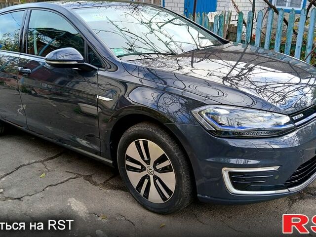 Серый Фольксваген e-Golf, объемом двигателя 0 л и пробегом 29 тыс. км за 16300 $, фото 4 на Automoto.ua