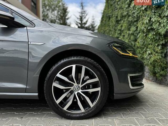 Сірий Фольксваген e-Golf, об'ємом двигуна 0 л та пробігом 49 тис. км за 19200 $, фото 16 на Automoto.ua