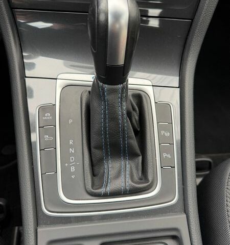 Сірий Фольксваген e-Golf, об'ємом двигуна 0 л та пробігом 75 тис. км за 13999 $, фото 29 на Automoto.ua