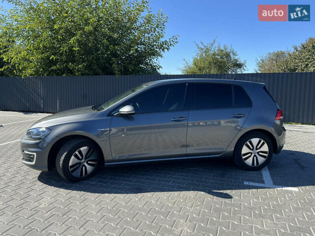 Серый Фольксваген e-Golf, объемом двигателя 0 л и пробегом 96 тыс. км за 16000 $, фото 5 на Automoto.ua