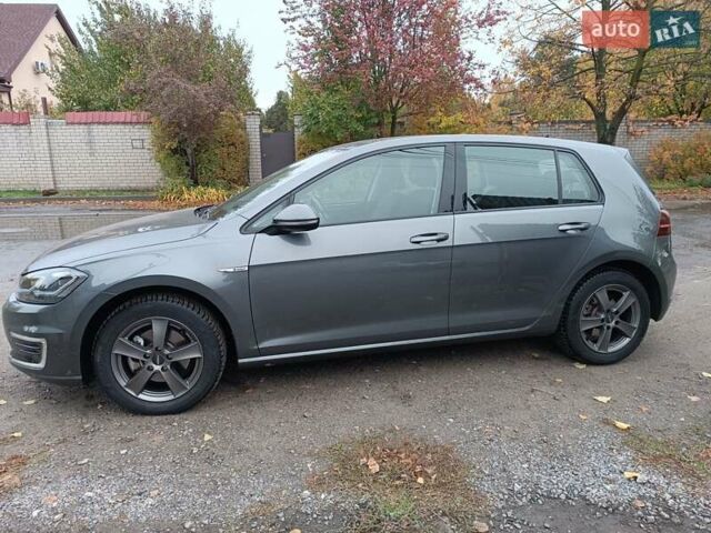 Серый Фольксваген e-Golf, объемом двигателя 0 л и пробегом 40 тыс. км за 15800 $, фото 15 на Automoto.ua