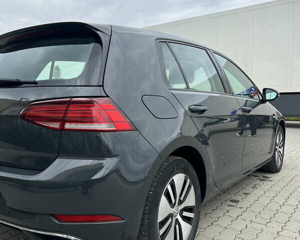 Серый Фольксваген e-Golf, объемом двигателя 0 л и пробегом 45 тыс. км за 14800 $, фото 19 на Automoto.ua