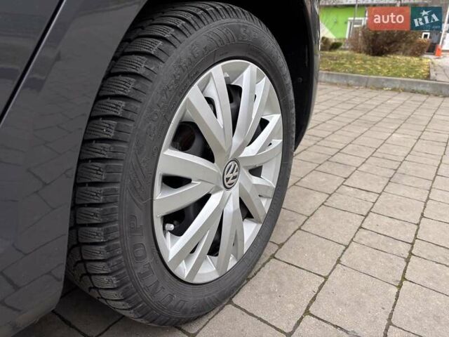 Серый Фольксваген e-Golf, объемом двигателя 0 л и пробегом 60 тыс. км за 16900 $, фото 11 на Automoto.ua