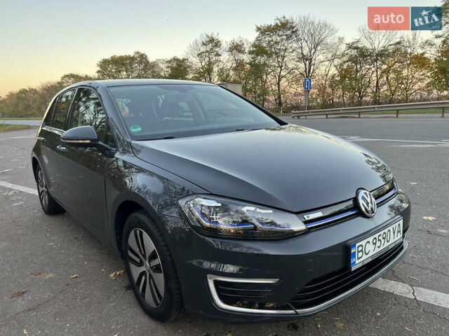 Серый Фольксваген e-Golf, объемом двигателя 0 л и пробегом 69 тыс. км за 12950 $, фото 6 на Automoto.ua