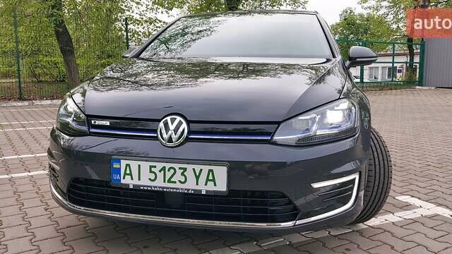 Серый Фольксваген e-Golf, объемом двигателя 0 л и пробегом 95 тыс. км за 14500 $, фото 1 на Automoto.ua
