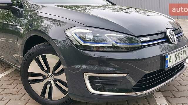 Серый Фольксваген e-Golf, объемом двигателя 0 л и пробегом 95 тыс. км за 14500 $, фото 9 на Automoto.ua
