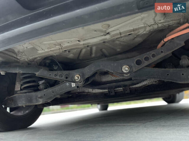 Серый Фольксваген e-Golf, объемом двигателя 0 л и пробегом 91 тыс. км за 13500 $, фото 22 на Automoto.ua