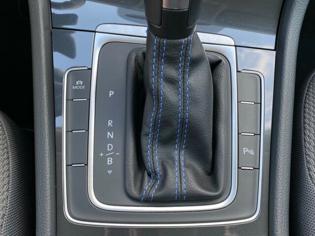 Сірий Фольксваген e-Golf, об'ємом двигуна 0 л та пробігом 22 тис. км за 16200 $, фото 31 на Automoto.ua