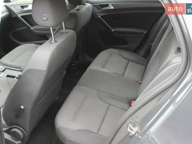 Серый Фольксваген e-Golf, объемом двигателя 0 л и пробегом 65 тыс. км за 13999 $, фото 25 на Automoto.ua