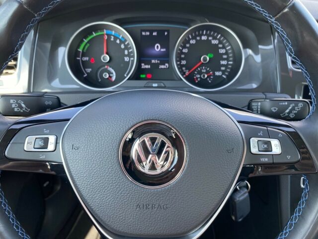 Сірий Фольксваген e-Golf, об'ємом двигуна 0 л та пробігом 22 тис. км за 16200 $, фото 26 на Automoto.ua