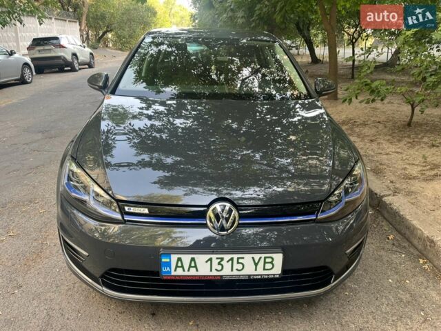 Серый Фольксваген e-Golf, объемом двигателя 0 л и пробегом 49 тыс. км за 17500 $, фото 8 на Automoto.ua