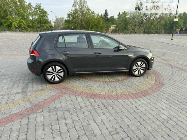 Серый Фольксваген e-Golf, объемом двигателя 0 л и пробегом 35 тыс. км за 17900 $, фото 3 на Automoto.ua