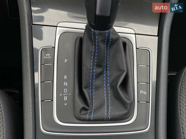 Сірий Фольксваген e-Golf, об'ємом двигуна 0 л та пробігом 27 тис. км за 14400 $, фото 28 на Automoto.ua