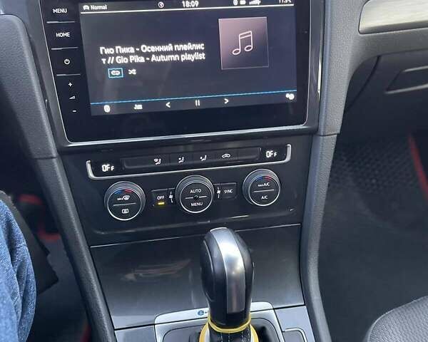 Сірий Фольксваген e-Golf, об'ємом двигуна 0 л та пробігом 43 тис. км за 13000 $, фото 11 на Automoto.ua
