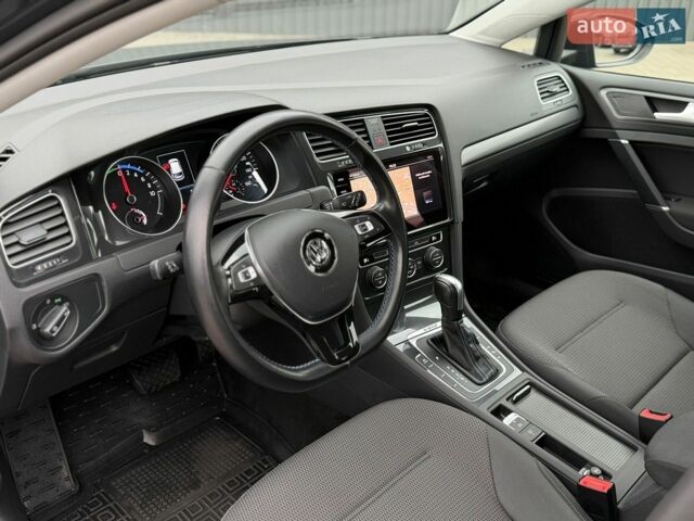 Сірий Фольксваген e-Golf, об'ємом двигуна 0 л та пробігом 68 тис. км за 14444 $, фото 16 на Automoto.ua