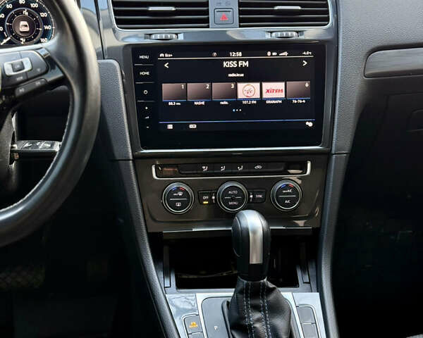 Сірий Фольксваген e-Golf, об'ємом двигуна 0 л та пробігом 94 тис. км за 14450 $, фото 44 на Automoto.ua