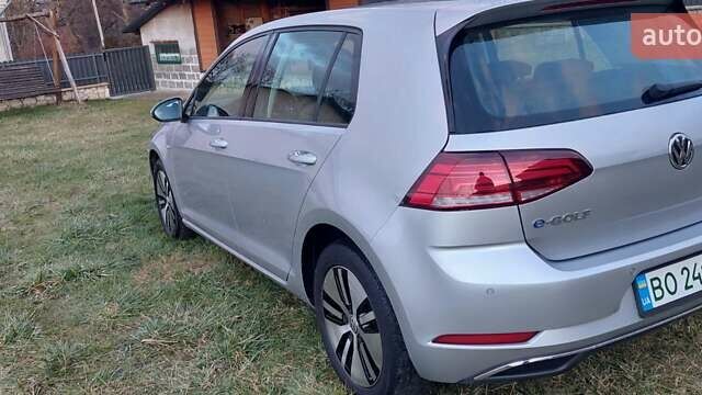 Серый Фольксваген e-Golf, объемом двигателя 0 л и пробегом 24 тыс. км за 16799 $, фото 19 на Automoto.ua
