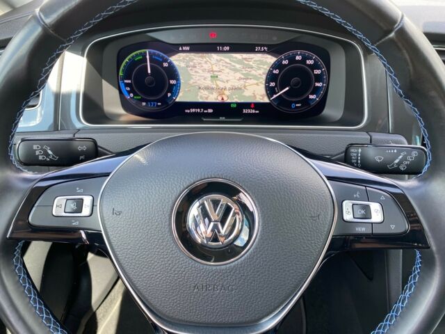 Сірий Фольксваген e-Golf, об'ємом двигуна 0 л та пробігом 32 тис. км за 17900 $, фото 27 на Automoto.ua
