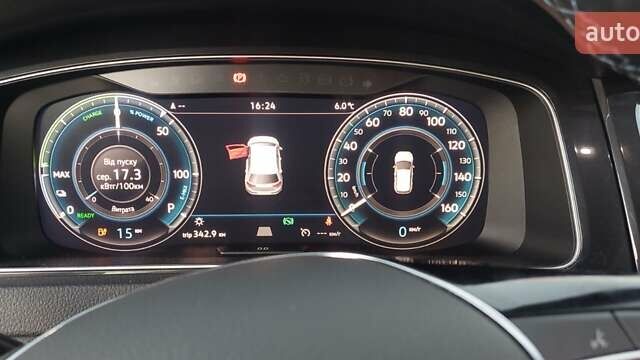 Серый Фольксваген e-Golf, объемом двигателя 0 л и пробегом 24 тыс. км за 16799 $, фото 41 на Automoto.ua