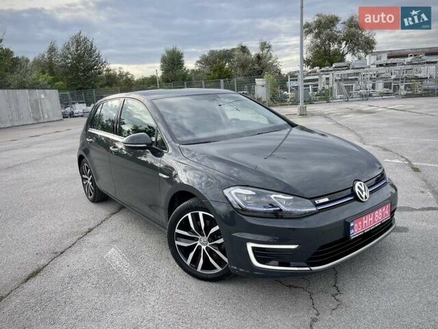 Серый Фольксваген e-Golf, объемом двигателя 0 л и пробегом 103 тыс. км за 13300 $, фото 6 на Automoto.ua