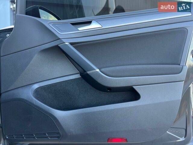 Сірий Фольксваген e-Golf, об'ємом двигуна 0 л та пробігом 57 тис. км за 15900 $, фото 22 на Automoto.ua