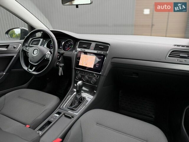 Сірий Фольксваген e-Golf, об'ємом двигуна 0 л та пробігом 68 тис. км за 14444 $, фото 27 на Automoto.ua