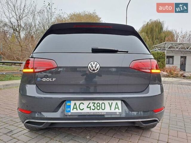 Серый Фольксваген e-Golf, объемом двигателя 0 л и пробегом 54 тыс. км за 16500 $, фото 11 на Automoto.ua