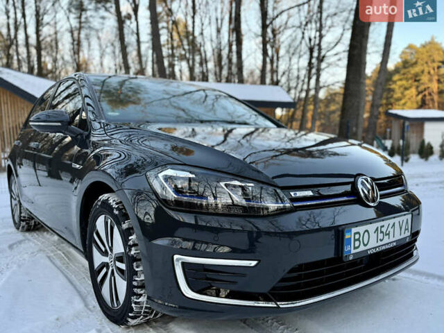 Серый Фольксваген e-Golf, объемом двигателя 0 л и пробегом 49 тыс. км за 14500 $, фото 6 на Automoto.ua