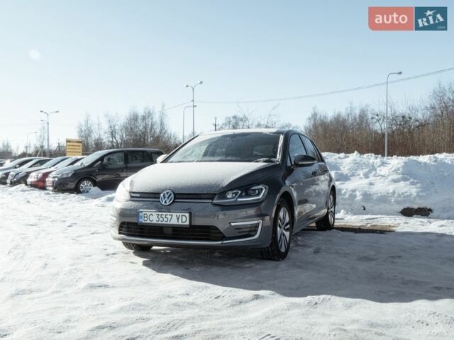 Серый Фольксваген e-Golf, объемом двигателя 0 л и пробегом 101 тыс. км за 14150 $, фото 2 на Automoto.ua