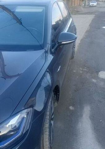 Серый Фольксваген e-Golf, объемом двигателя 0 л и пробегом 129 тыс. км за 11000 $, фото 4 на Automoto.ua
